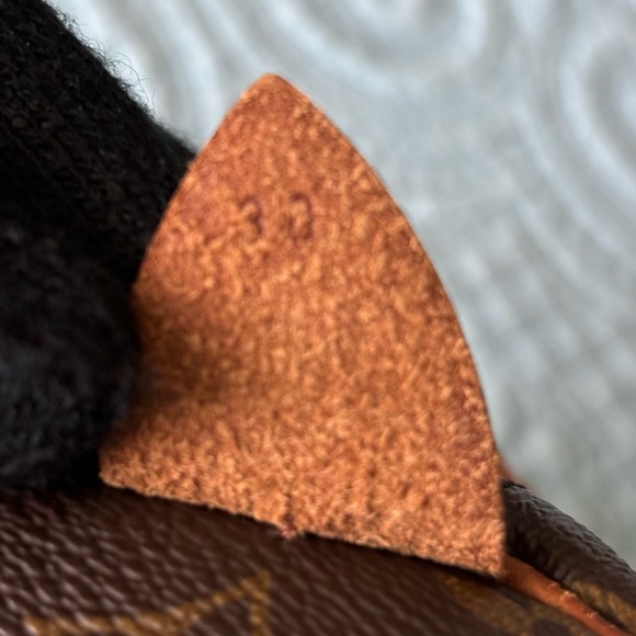 Authentic VTG Louis Vuitton Speedy 30 in Monogram Canvas - Picture 4 of 15